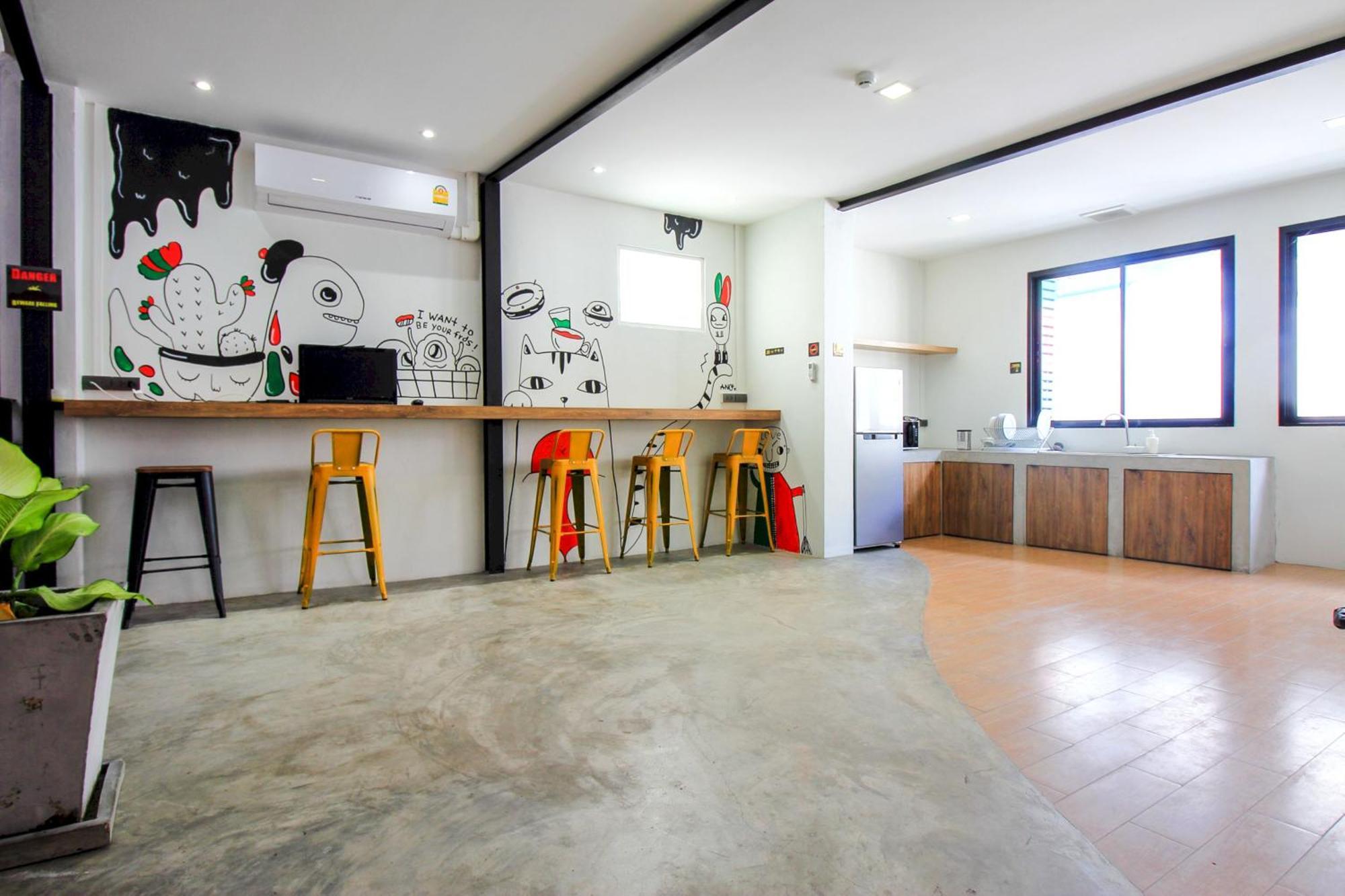 Super Oyo 426 All Day Hostel At Sukhmvit Bangkok Eksteriør billede